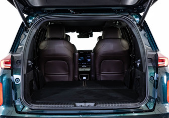 Подержанный автомобиль Exeed VX 2023 года (32 фото)