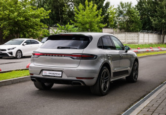 Подержанный автомобиль Porsche Macan 2019 года (6 фото)