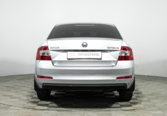 Подержанный автомобиль Skoda Octavia Liftback 2014 года (6 фото)