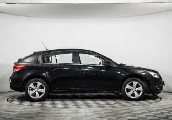 Подержанный автомобиль Chevrolet Cruze Hatchback 2012 года (4 фото)