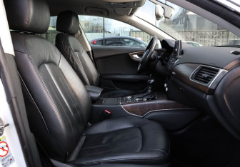 Подержанный автомобиль Audi A7 2012 года (25 фото)