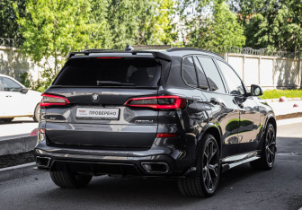 Подержанный автомобиль BMW X5 2019 года (6 фото)
