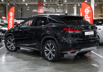 Подержанный автомобиль Lexus RX 2020 года (9 фото)