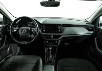 Подержанный автомобиль Skoda Rapid Liftback 2020 года (13 фото)