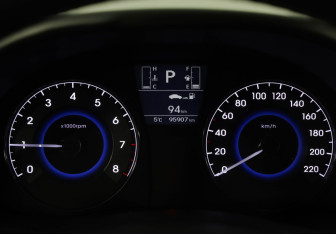 Подержанный автомобиль Hyundai Solaris Sedan 2015 года (13 фото)