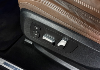 Подержанный автомобиль BMW X6 2020 года (11 фото)