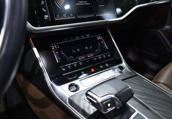 Подержанный автомобиль Audi A6 Sedan 2023 года (24 фото)