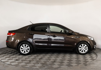 Подержанный автомобиль Kia Rio Sedan 2016 года (4 фото)