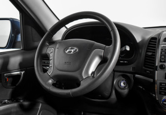 Подержанный автомобиль Hyundai Santa Fe 2011 года (15 фото)