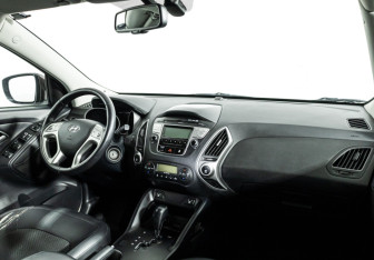 Подержанный автомобиль Hyundai ix35 2012 года (9 фото)