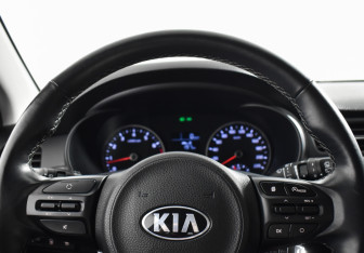 Подержанный автомобиль Kia Rio Hatchback 2020 года (14 фото)
