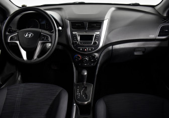 Подержанный автомобиль Hyundai Solaris Sedan 2015 года (13 фото)