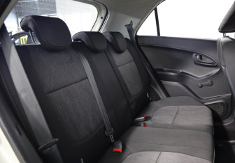 Подержанный автомобиль Kia Picanto 2013 года (17 фото)