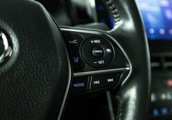 Подержанный автомобиль Toyota Avalon 2022 года (20 фото)