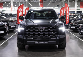 Подержанный автомобиль Toyota Tundra 2022 года (4 фото)