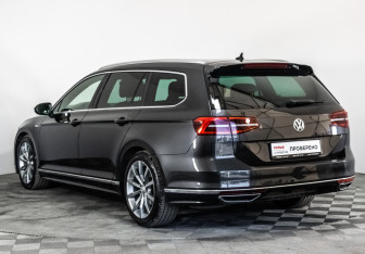 Подержанный автомобиль Volkswagen Passat Wagon 2018 года (7 фото)