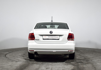 Подержанный автомобиль Volkswagen Polo Sedan 2017 года (6 фото)