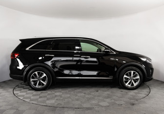 Подержанный автомобиль Kia Sorento 2019 года (4 фото)