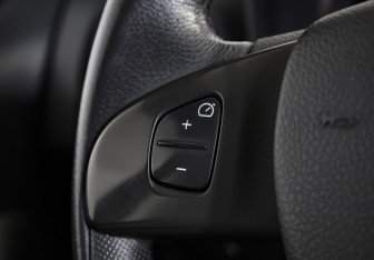 Подержанный автомобиль Renault Sandero 2018 года (11 фото)