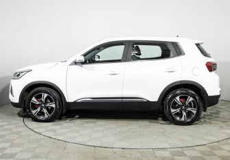 Подержанный автомобиль Chery Tiggo 4 Pro 2023 года (8 фото)