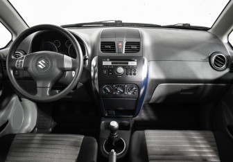 Подержанный автомобиль Suzuki SX4 Hatchback 2012 года (13 фото)