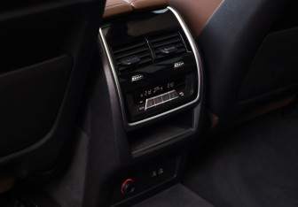 Подержанный автомобиль BMW X7 2019 года (34 фото)