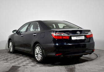 Подержанный автомобиль Toyota Camry Sedan 2015 года (7 фото)