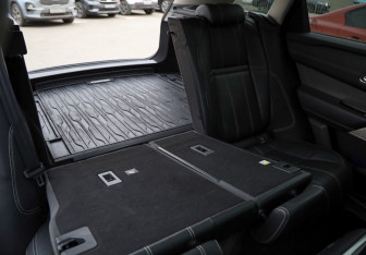 Подержанный автомобиль Land Rover Range Rover Velar 2019 года (30 фото)