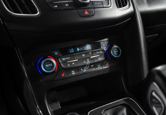 Подержанный автомобиль Ford Focus Wagon 2018 года (17 фото)