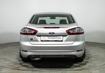 Подержанный автомобиль Ford Mondeo Sedan 2011 года (6 фото)