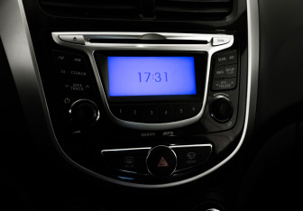 Подержанный автомобиль Hyundai Solaris Hatchback 2012 года (14 фото)