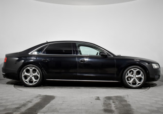 Подержанный автомобиль Audi A8 2012 года (4 фото)