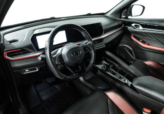 Подержанный автомобиль Geely Coolray 2023 года (11 фото)