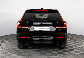 Подержанный автомобиль Volvo XC60 2019 года (7 фото)