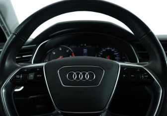 Подержанный автомобиль Audi A6 Sedan 2020 года (18 фото)