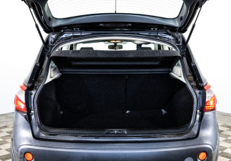 Подержанный автомобиль Nissan Qashqai 2010 года (17 фото)