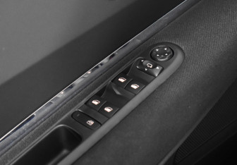 Подержанный автомобиль Peugeot 3008 2016 года (10 фото)