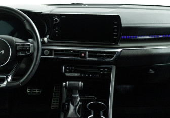 Подержанный автомобиль Kia K5 2022 года (14 фото)