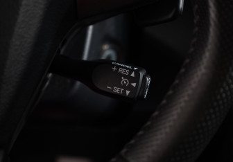 Подержанный автомобиль Toyota RAV4 2011 года (16 фото)