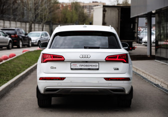 Подержанный автомобиль Audi Q5 2017 года (7 фото)