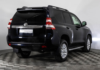 Подержанный автомобиль Toyota Land Cruiser Prado 2016 года (7 фото)