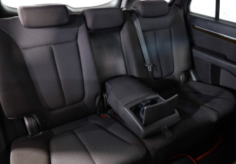 Подержанный автомобиль Hyundai Santa Fe 2011 года (22 фото)