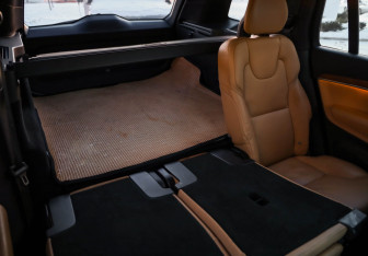 Подержанный автомобиль Volvo XC90 2017 года (32 фото)