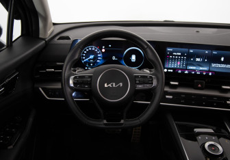 Подержанный автомобиль Kia Sportage 2023 года (10 фото)