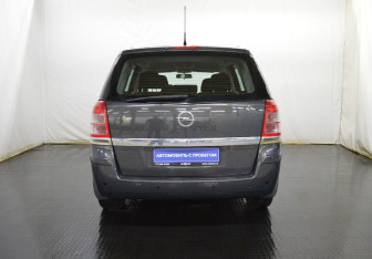 Подержанный автомобиль Opel Zafira Compactvan 2012 года (6 фото)