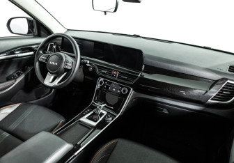 Подержанный автомобиль Kia Seltos 2024 года (9 фото)