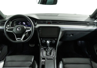 Подержанный автомобиль Volkswagen Passat Wagon 2020 года (13 фото)