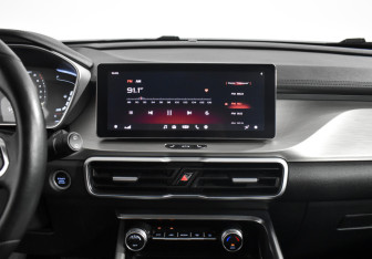 Подержанный автомобиль Geely Coolray 2023 года (16 фото)