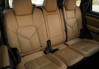 Подержанный автомобиль Porsche Cayenne 2014 года (30 фото)