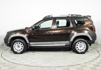 Подержанный автомобиль Renault Duster 2015 года (8 фото)